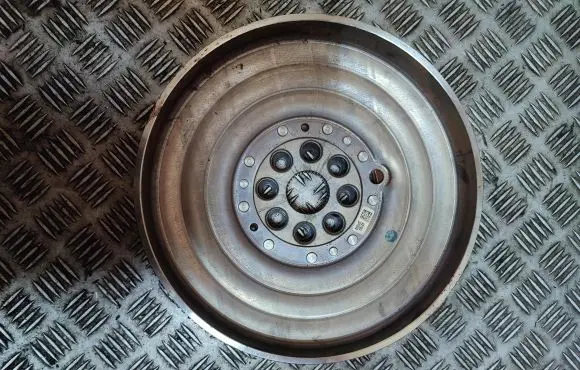 Mercedes-Benz CLA C117 X117 W117 Flywheel A2700301005 A2700301005Q07