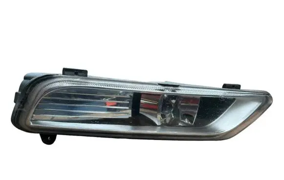 Volkswagen PASSAT B7 Front fog light 176623