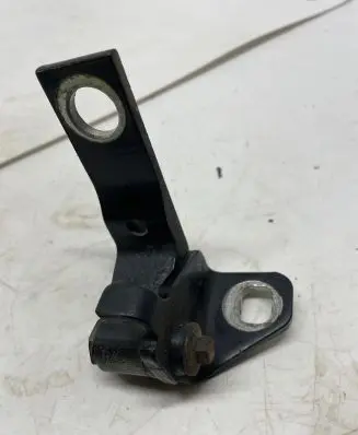 Ford S-MAX Rear door lower hinge A046575