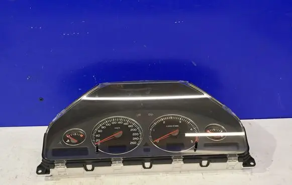 Volvo V70 Speedometer (instrument cluster) 30682277 36050527