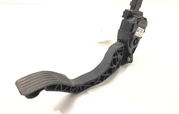 Peugeot 207 Accelerator throttle pedal 9680756880