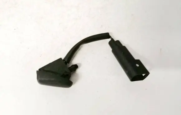 Ford Focus Windshield washer spray nozzle 