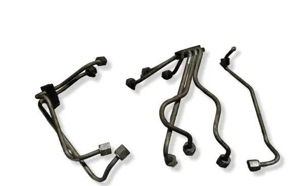 Volvo XC70 Fuel injector supply line/pipe 