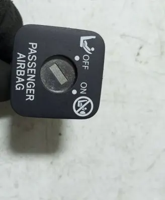 Lexus IS 220D-250-350 Passenger airbag on/off switch 1672M5D