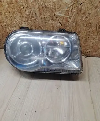 Chrysler 300 - 300C Headlight/headlamp