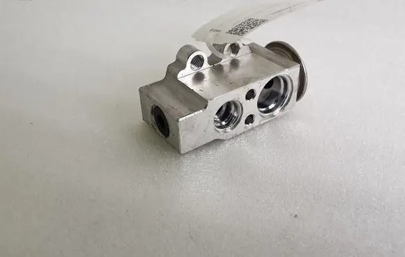 Porsche Macan (95B) Air conditioning (A/C) expansion valve Z3465001