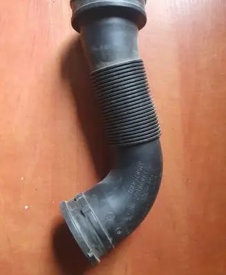 Opel Astra J Air intake hose/pipe 13254633 1039896S01