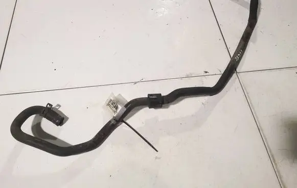 Volkswagen Polo IV 9N3 Engine coolant pipe/hose 