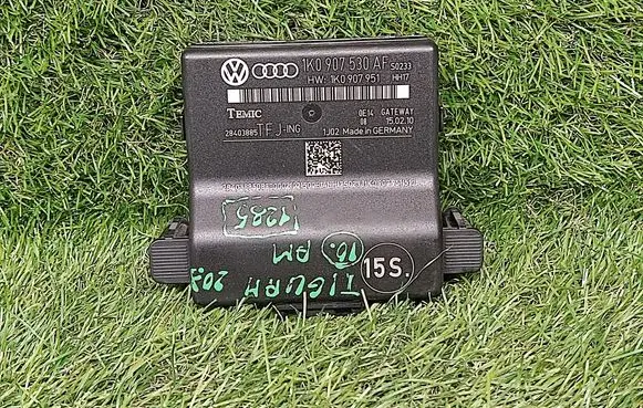 Volkswagen Tiguan Gateway control module 1K0907530AF 1K0907951