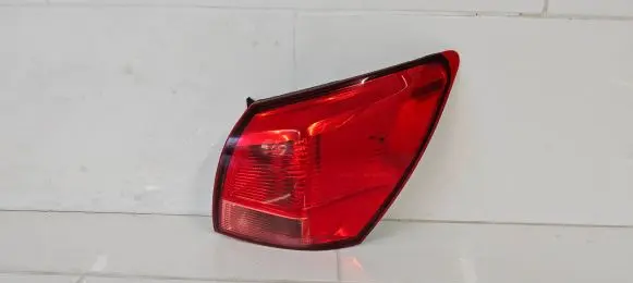 Nissan Qashqai Rear/tail lights 89070312 0821519K1R 0821519K1RB