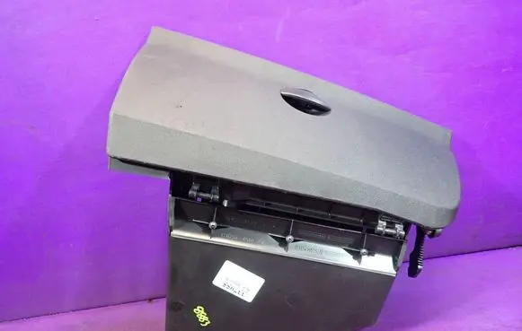 Citroen C4 I Picasso Glove box