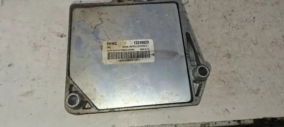 Opel Meriva A Engine control unit/module ECU 12249823 MT35E21 869823LB933010AM