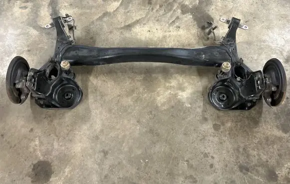 Peugeot 5008 II Rear axle beam 