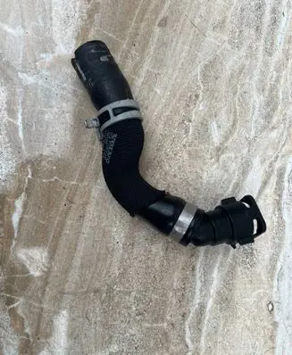 Volvo C40 Engine coolant pipe/hose 32138726
