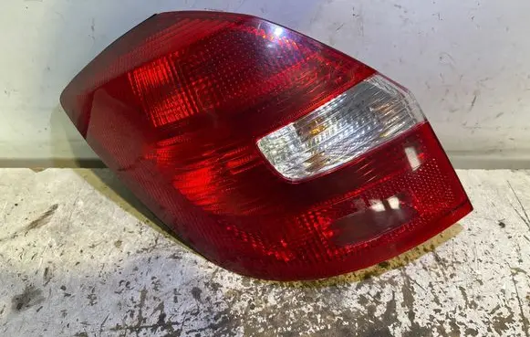Skoda Fabia Mk2 (5J) Rear/tail lights 9169C9