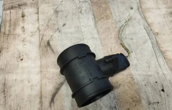Audi A2 Mass air flow meter 057906461A 0281002355