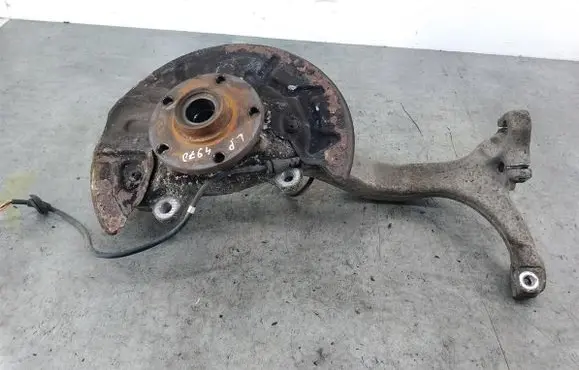 Audi A4 S4 B5 8D Front wheel hub spindle knuckle 