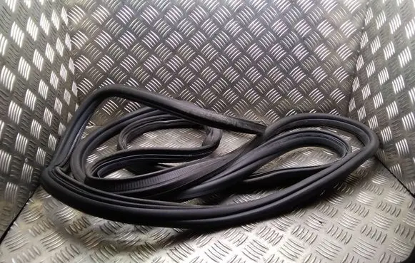 Volkswagen Multivan T5 Trunk rubber seal (body) 