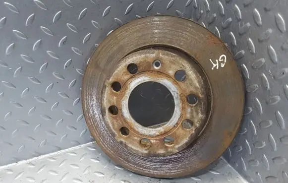 Volkswagen Jetta VI Rear brake disc