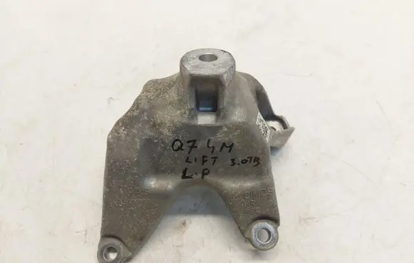 Engine mount bracket