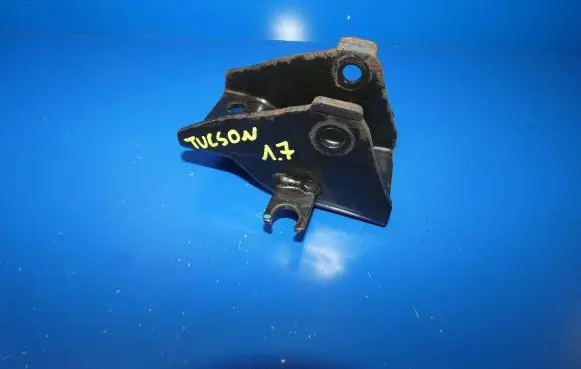 Hyundai Tucson TL Engine mounting bracket