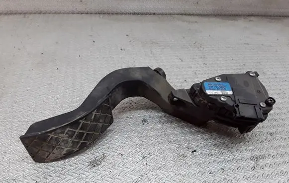 Audi A6 Allroad C5 Accelerator throttle pedal 8D1723523F