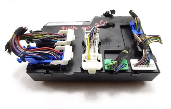 Ford Fiesta Central body control module CA6T15K600EA F005V01220 116RA000084