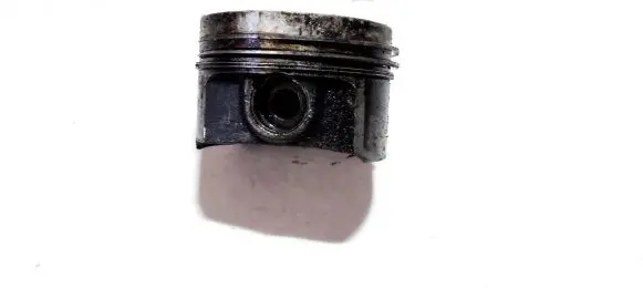 Audi A4 S4 B5 8D Piston 81p32