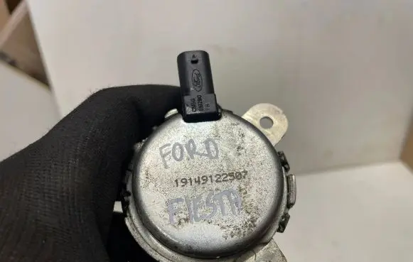 Ford Fiesta Camshaft vanos timing valve CCM5G6M280 19149122507