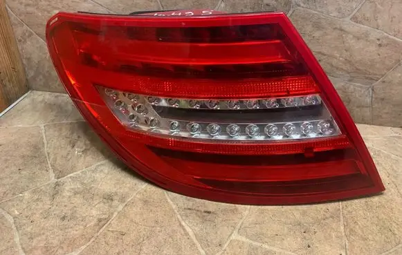 Mercedes-Benz C W204 Rear/tail lights A2048205464