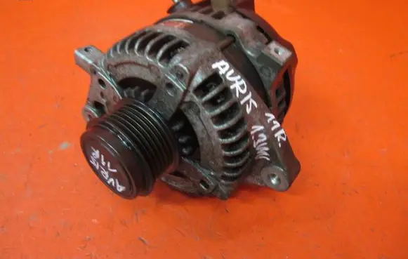 Toyota Auris 150 Generator/alternator 270600Y060