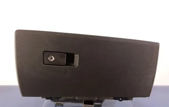 Volvo V70 Glove box 30676278