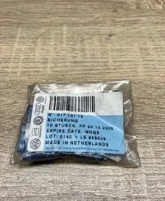 Volkswagen PASSAT B5 Fuse N01713112