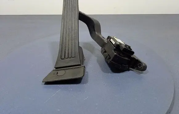 Hyundai ix35 Accelerator throttle pedal DH327262S000