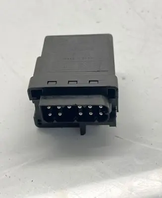 Land Rover Range Rover L322 Glow plug pre-heat relay 2246919 10911013