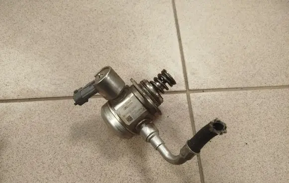 Ford Fiesta Fuel injection high pressure pump CM5G9D376GA 0261520095
