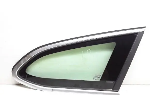 Volvo V60 Rear side window