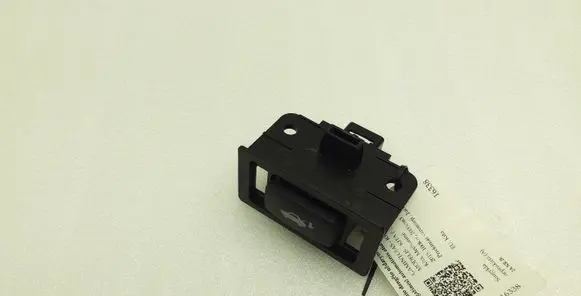Lexus LS 460 - 600H Tailgate/boot open switch button 15C081