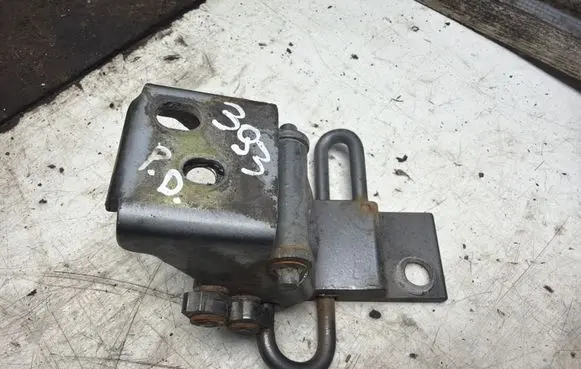 Audi A4 S4 B5 8D Front door lower hinge 8D0831412B