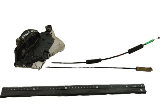 Toyota Prius (XW30) Front door lock 6903047081 6975047040