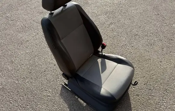 Volkswagen Caddy Front passenger seat 