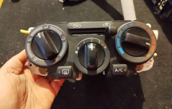 Nissan Note (E11) Climate control unit N107000L 090727 98727