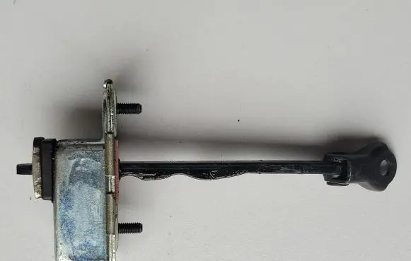 Hyundai i30 Front door check strap stopper