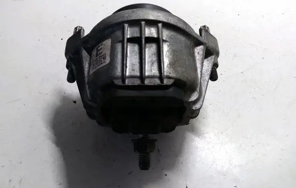 BMW X1 E84 Engine mount bracket 676879903 6768799