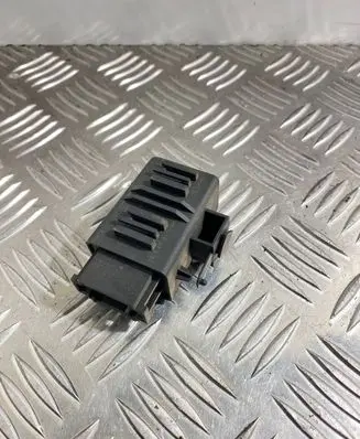 Volkswagen PASSAT B6 Seat heating relay 1Z0959772B