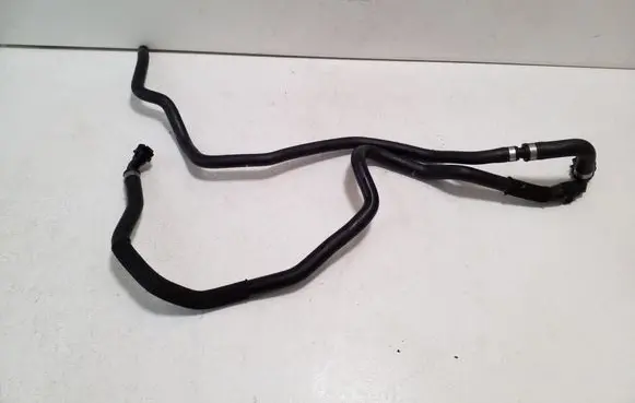 Volvo XC60 Engine coolant pipe/hose