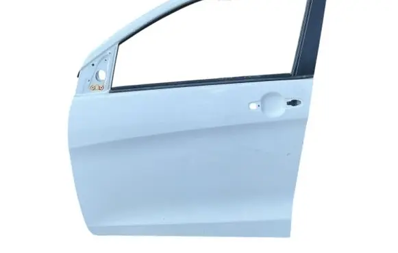 Suzuki Celerio Front door