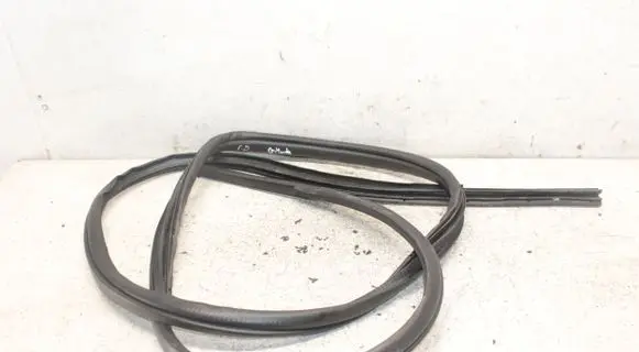 Mitsubishi Outlander Front door rubber seal 