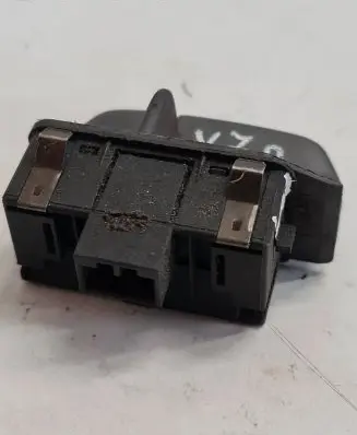Volvo V70 Tailgate opening switch 9162946