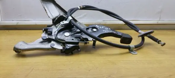Lexus IS 220D-250-350 Handbrake/parking brake lever assembly